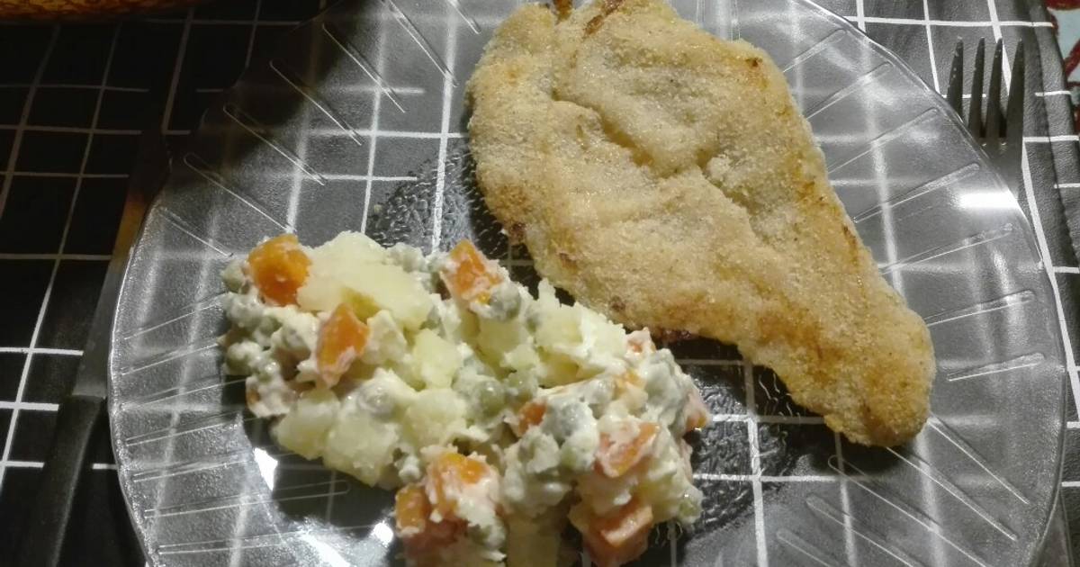 Milanesa De Pollo Con Ensalada Rusa Receta De Silvia Dujan Cookpad