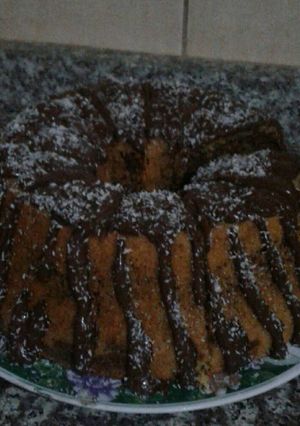 صورة لوصفة كيكة جوز الهند مع صوص الشوكولا🍰