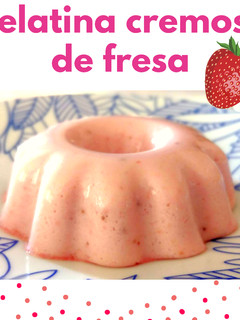 Una foto de Gelatina cremosa de fresa 🍓