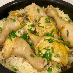 A picture of 【Weeknight One-Pot】Chicken Rice in Rice Cooker.