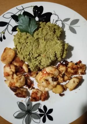 Una foto de Puré de habas con pollo
