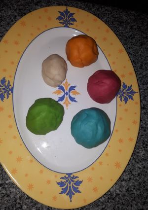 عکسی از دستور اینم خمیربازی دختر گلم