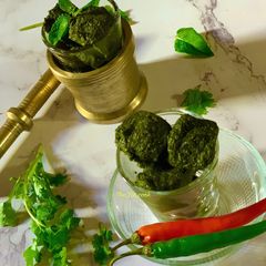 A picture of Mint chutney cubes.