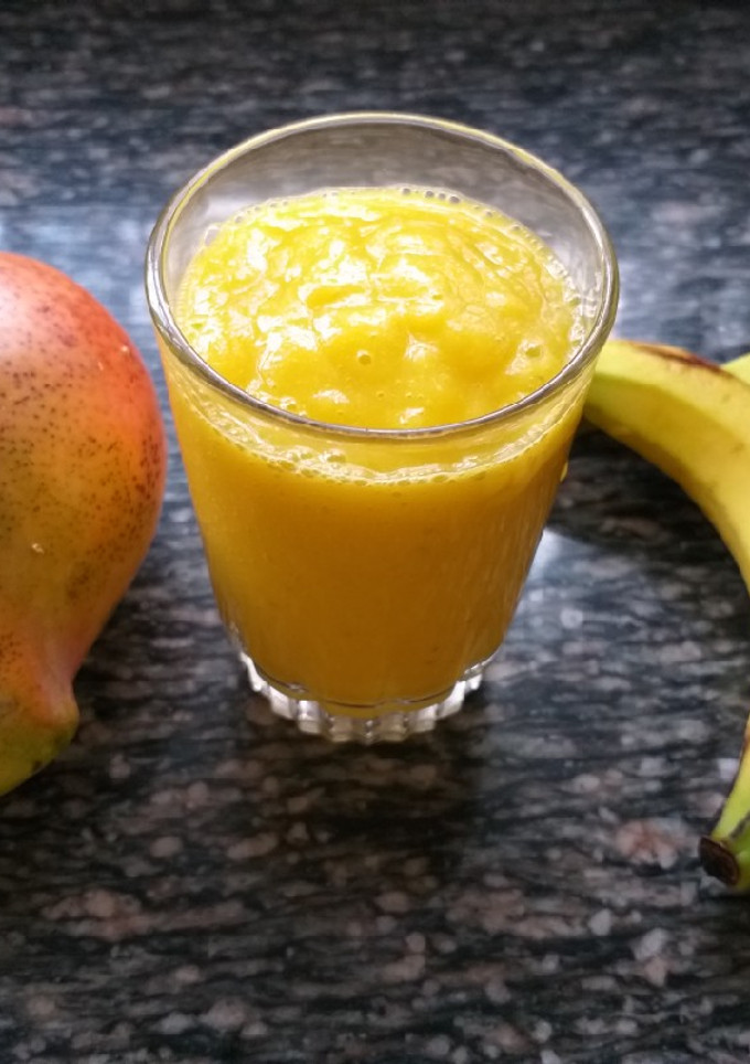 A picture of Mango & Banana Smoothie #Theme Challenge.