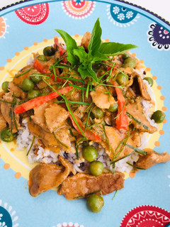 รูปของ ข้าวราดแกงแพนงหมู