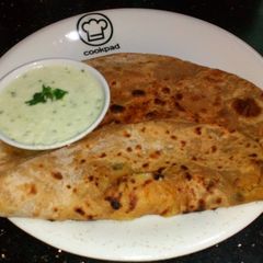 A picture of Fry alu wala paratha.