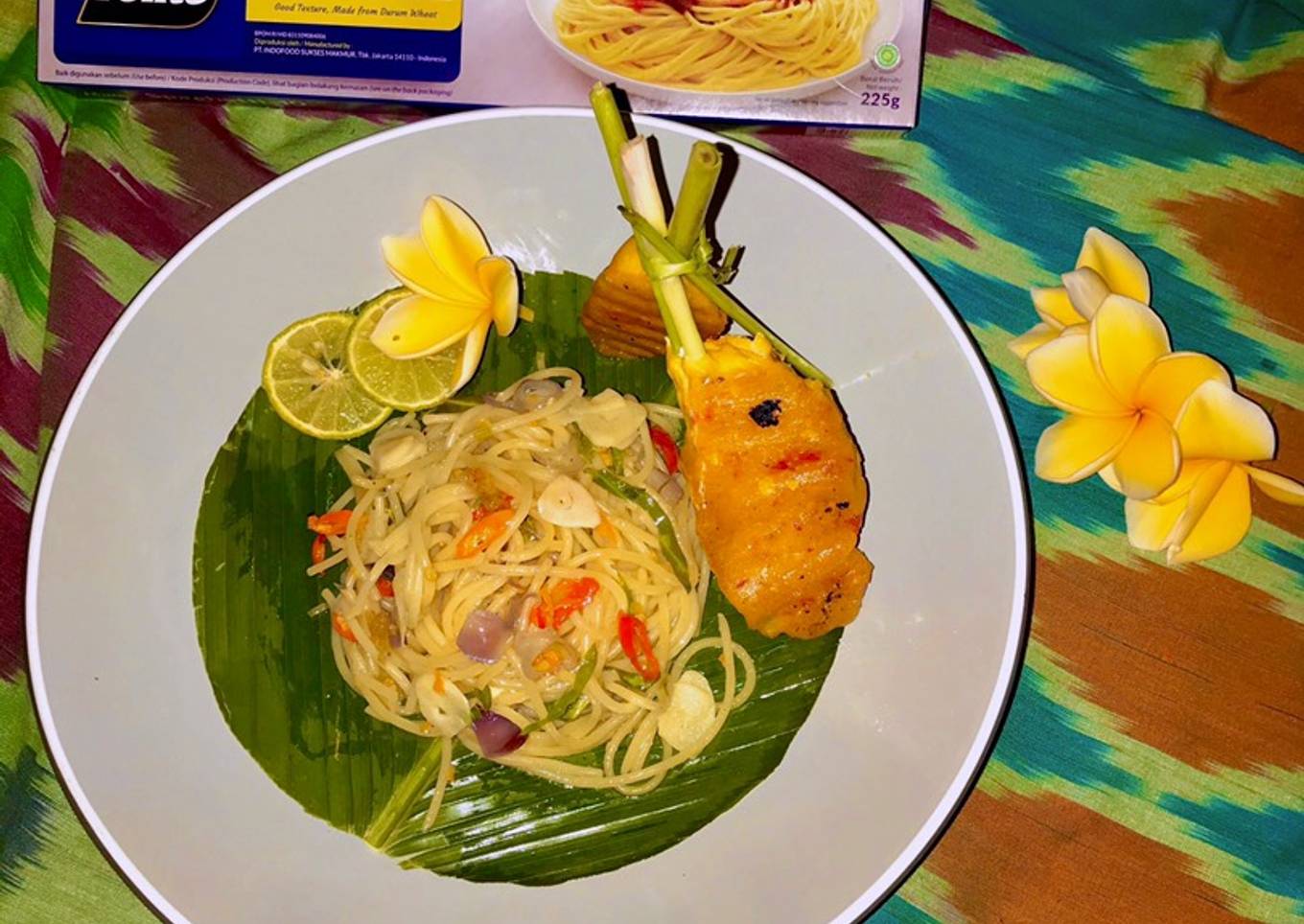 Spaghetti Ayam Irisan dengan Contoh Malam