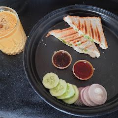 A picture of Cheese capsicum sandwich.