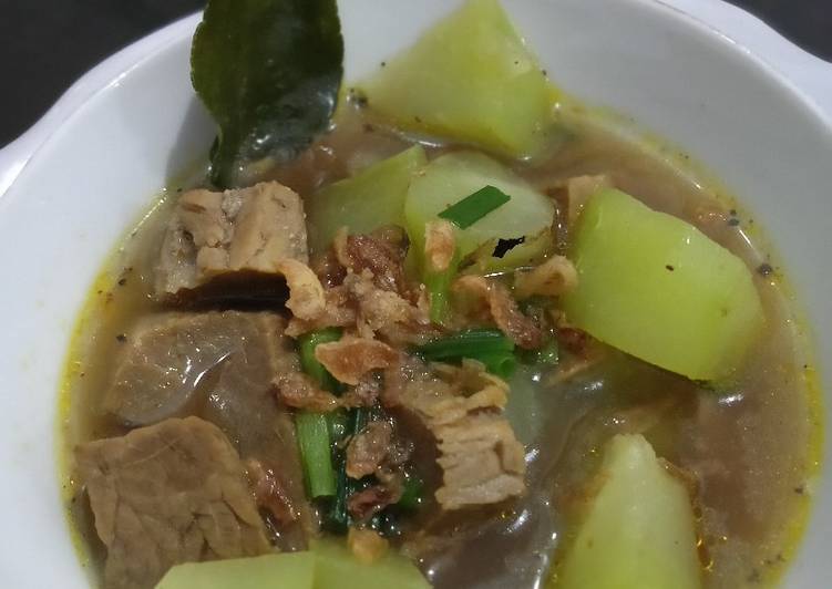 Rawon labu siam