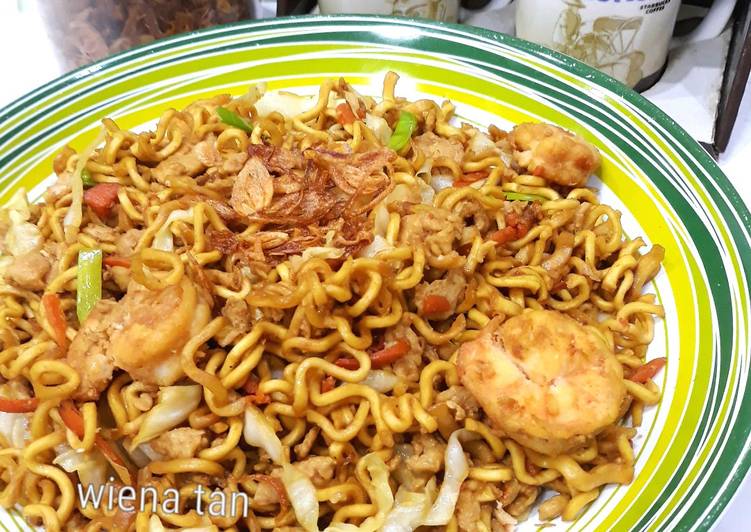 Cara Gampang Membuat Mie Goreng Udang Sayuran, Enak Banget