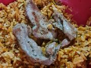 Una foto de arroz frito