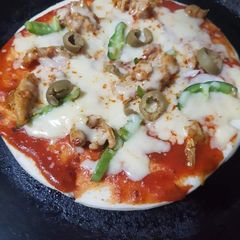 A picture of Chicken pizza.