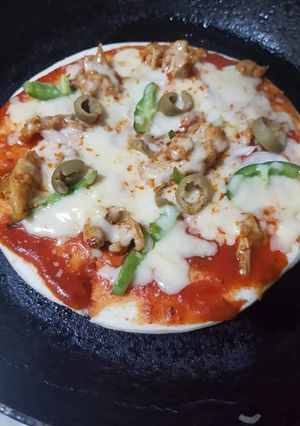 A picture of Chicken pizza.