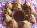 आलू समोसे