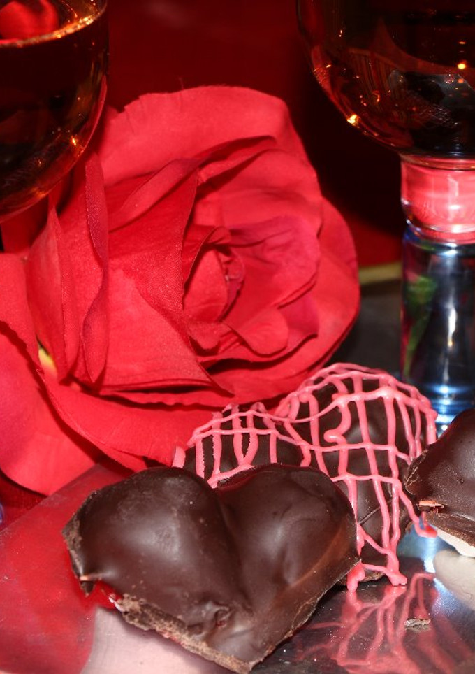 Una foto de Corazones de fresas y chocolate