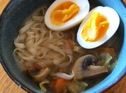 Una foto de ramen noodles