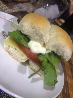 Una foto de Sándwich Queso y Jamón
