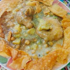 A picture of Dahi bary.