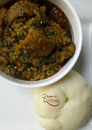 A picture of Sakwara da miyar egusi.