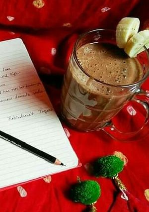 A picture of Chocolate oats banana smoothie.