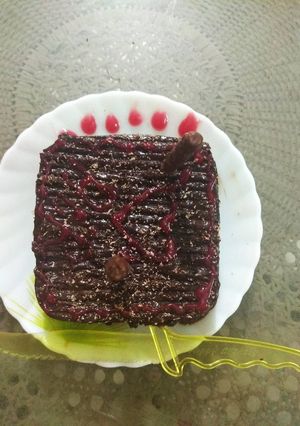 A picture of Parle g biscuits chocolate cake.