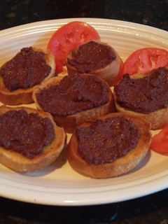 A picture of Tapenade Crostini.