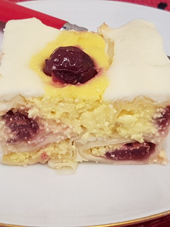 Hengeres tùròs rètes meggyel 🍒💖🍒 recept fotója