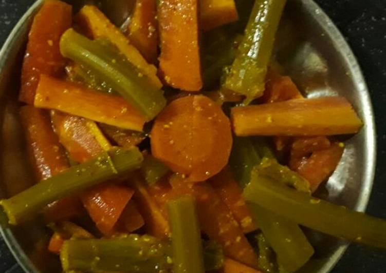 Recipe of Award-winning Instant Carrot and Gobhi Danthal pickle