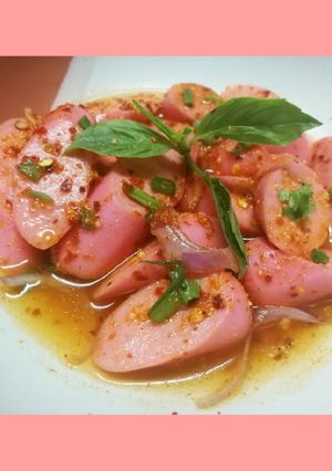 รูปของ 🍥ไส้กรอกนมชมพูลาบแซ่บ🌶️