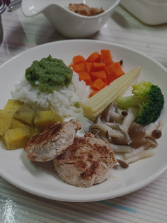寶寶迷你漢堡肉排 1歲9個月 的食譜成品照片