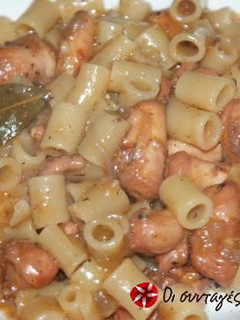 A picture of Octopus with Elbow Macaroni.