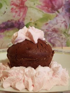 Una foto de Coulant de chocolate relleno de chocolate blanco