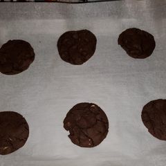 A picture of Dark Chocolate Chip Peppermint Cookies.