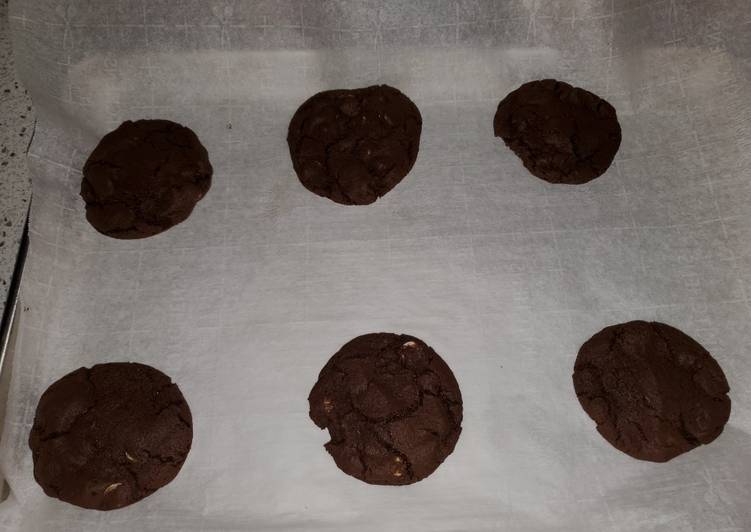 Step-by-Step Guide to Cook Delicious Dark Chocolate Chip Peppermint Cookies