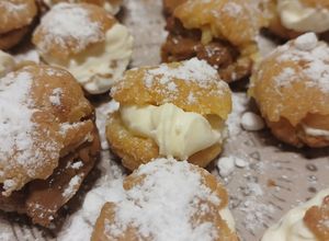 Una foto de Profiteroles súper esponjosos 🤤
