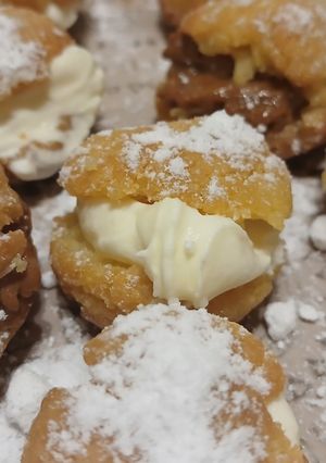 Una foto de Profiteroles súper esponjosos 🤤