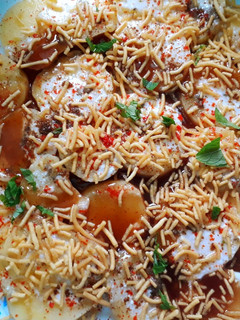 आलू चाट (Aloo chaat recipe in hindi) रेसिपी मुख्य फोटो