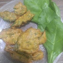 A picture of Palak bhajiya.