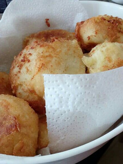 Una foto de Papas rellenas con queso