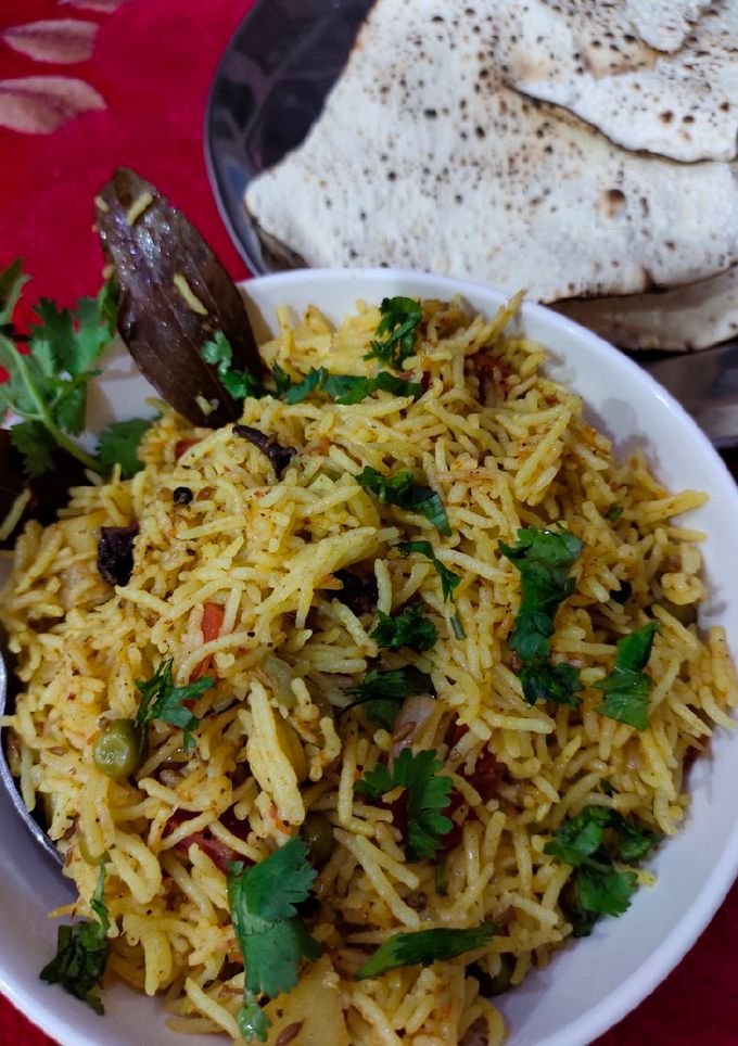 वेज बिरयानी (Veg Biryani recipe in Hindi) रेसिपी मुख्य फोटो