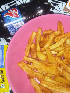 पेरी पेरी पोटैटो चीप्स (peri peri potato chips recipe in Hindi) रेसिपी मुख्य फोटो