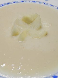 Una foto de Vichyssoise de pera