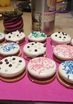 Una foto de Alfajores glaseados con o sin topping