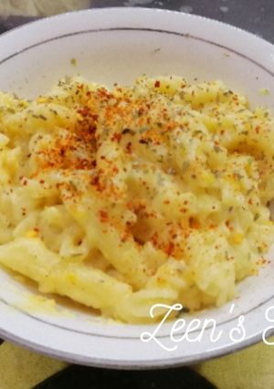 A picture of Cheese and Pasta.