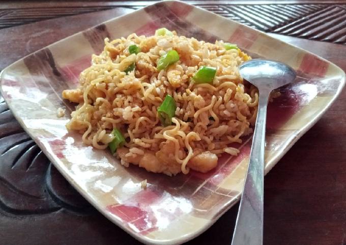 Nasi mawut /magelangan mie instan praktis