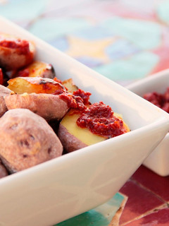 Una foto de Papas arrugadas. Patatas típicas canarias