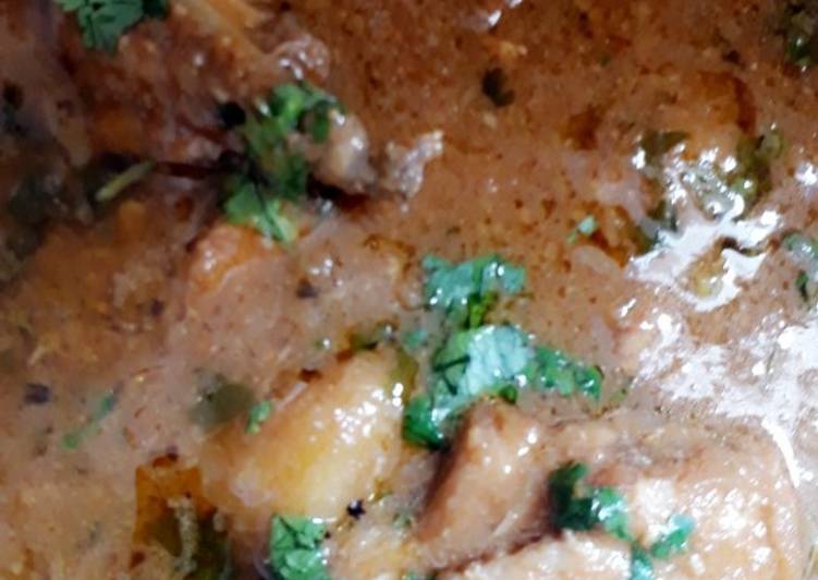 Recipe of Award-winning Aloo Chicken curry