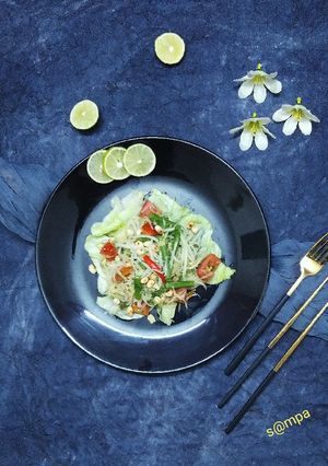 কাঁচা পেঁপের স্যালাড(Kancha peper salad recipe in Bengali) রেসিপির প্রধান ছবি