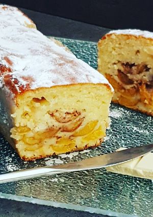 Une photo de °cake aux mirabelles et chocolat blanc °