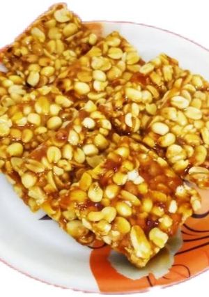 A picture of Peanut Chikki.
